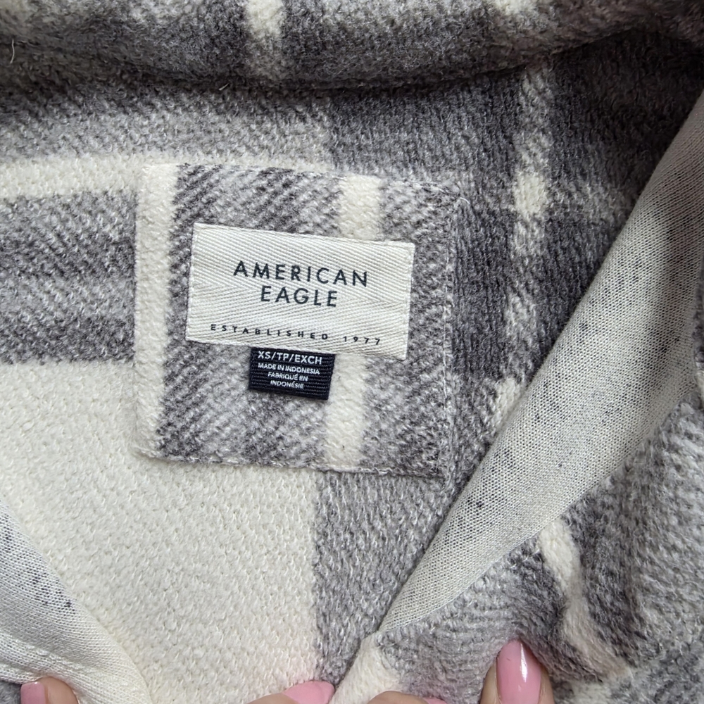 American Eagle Plaid Oversized Flannel Shirt Grey/White XS Excellent Condition - Picture 3 of 3